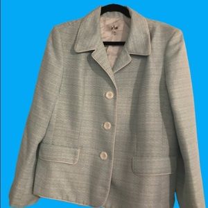 Le Suit 3 Button Blazer